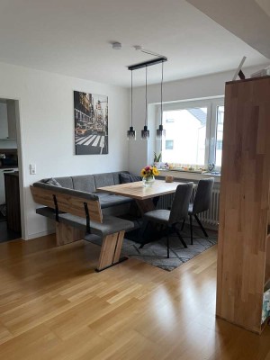 Schöne, renovierte 4-Zimmer-Wohnung mit Balkon & Garage in ruhiger Lage