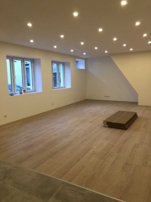 Frisch saniertes Hinterhof-Bäckerei-Loft sucht neuen Mieter
