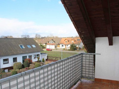 Gepflegte 2-Zimmer-Wohnung mit Balkon und Einbauküche!