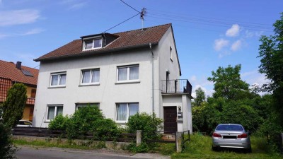 Gepflegtes Zweifamilienhaus plus zusätzliches Bau-oder Gartengrundstück im Mischbaugebiet
