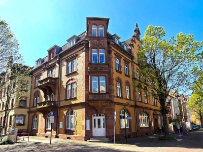 Traumhafte Etage - saniert - mit Aufzug in historischem Gebäude***