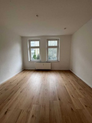 Gut geschnittene 2,5-Zimmer Wohnung mit Balkon zu vermieten!