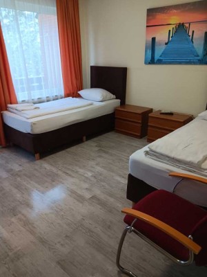 Geschmackvolle 3-Raum-Wohnung mit Balkon und EBK in Hannover