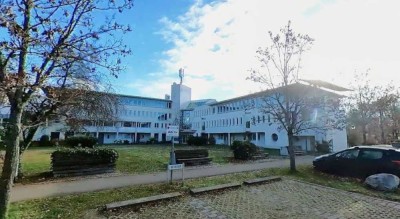 Helle 2-Zimmer-Seniorenwohnung ab mindestens 60. Jahre in Reutlingen mit Balkon