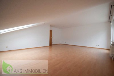 Helle 4-Zimmer-Dachgeschosswohnung in gefragter Lage der Südstadt
