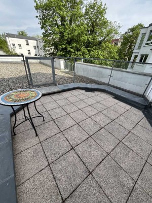 Renovierte 2-Zimmerwohnung mit Terrasse und Küche