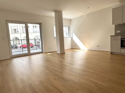 Zentral gelegene 2-Raum-Wohnung mit Einbauküche und Duschbad