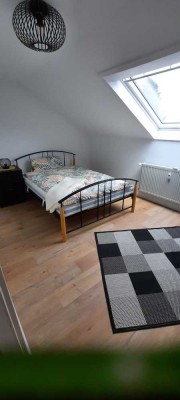 Helle 2,5-Zimmer Dachgeschosswohnung in Philippsburg-Huttenheim