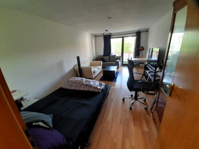 Schön helle, ruhige, 1 Zimmer +Küche (EBK vorhanden),+Bad, zentral Unterhaching, bevorzugt möbliert