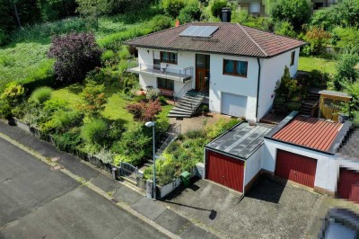 Gepflegtes Einfamilienhaus mit traumhaftem Panoramablick und ruhiger Lage!