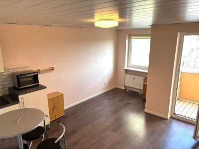 Besichtigungen: Sa. 19.7! Sofort bezugsfrei!Teilmöblierte 1 Zimmer-Whg. mit Balkon & tollem Ausblick