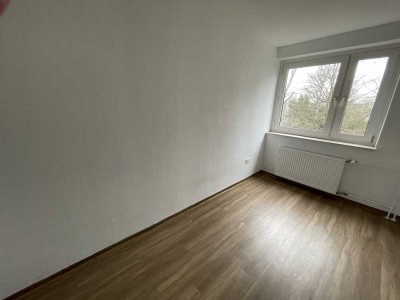 gestrichene 3-Raum-Wohnung mit Balkon in Frankfurt am Main