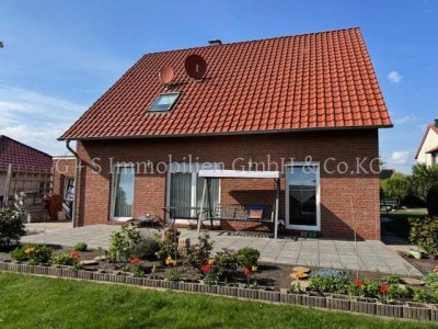Sehr gepflegtes Architektenhaus
mit Garage in ruhiger Lage.