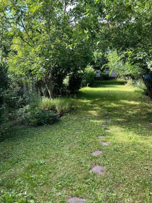 Gemütliche Innenstadtwohnung mit großer Gartenidylle in kleiner Wohneinheit !