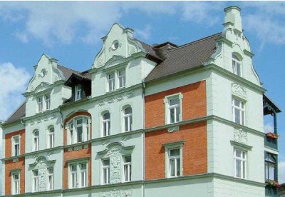 Ab Herbst 2025: Villa Christa * 2-Zimmer-Wohnung mit Laminatboden, separater Küche & Loggia