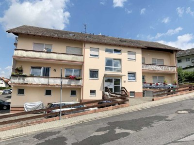 !!RESERVIERT!! Profi Concept: Schicke 2-Zimmer-Wohnung in Sulzbach am Main mit Balkon und Parkplatz