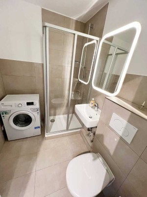 Hochwertig & komplett saniertes Apartment in Schwabing-West! Innenhof