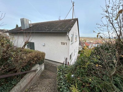 Helle 3-Zimmerwohnung mit Balkon, Garage mit Stellplatz und Keller