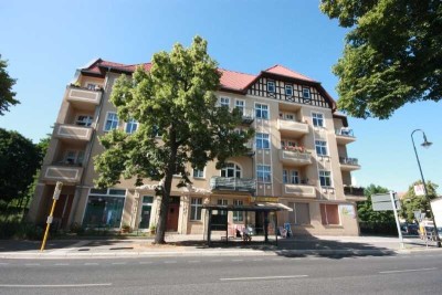 Großzügige 3-Zimmerwohnung - Wohnküche - Wannenbad - Dielenböden - Balkon