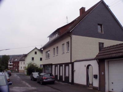 Siegen Weidenau helle  3 ZKB Dachgeschoß Wohnung ( WG geeignet ) in  Uninähe.
