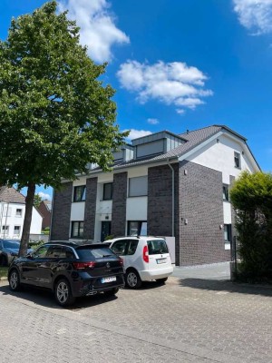 Exklusive, neuwertige 2-Raum-EG-Wohnung mit Garten und Einbauküche in ruhiger Lage