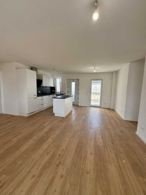 W17 - Großzügige Penthouse 3-Zi-Wohnung mit Balkon und Küche