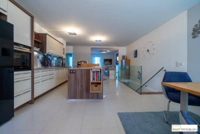 Exklusive 3 Zimmer Maisonette in absoluter Ruhelage mit DECKENKÜHLUNG