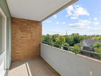 Bothfeld: Attraktive 5-Zimmer-Wohnung mit Loggia, Tiefgaragenstellplatz und Wellnessbereich