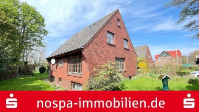 Renovierungsbedürftiges Einfamilienhaus mit großem Grundstück in TOP Lage in Wyk auf Föhr