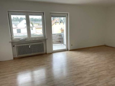 Renovierte 3-Zimmer-Wohnung mit Balkon in Bodenwöhr