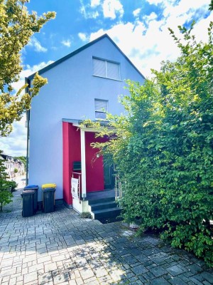 Attraktive Doppelhaushälfte mit hübschem Garten und Stellplatz in Becheln