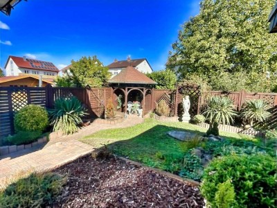 Ein Haus voller Möglichkeiten mit gemütlichem Garten sucht neue Bewohner!