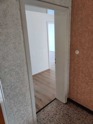 Schöne und vollständig renovierte 2-Zimmer-Wohnung in Oberhausen