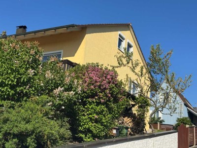 Gehobenes 1-3 Familienhaus in bevorzugter Lage mit einen wunderschönen Fernblick