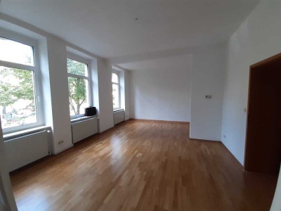 Geräumige 2-Raum-Wohnung in Stadtfeld-Ost sucht SIE!