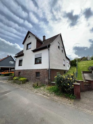 Schönes Ein- Zweifamilienhaus mit sehr viel Potenzial