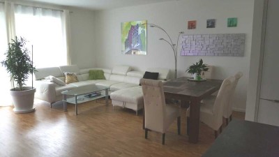 Stilvolle, neuwertige 4-Zimmer-Wohnung mit Balkon und EBK in Hamburg Bergedorf
