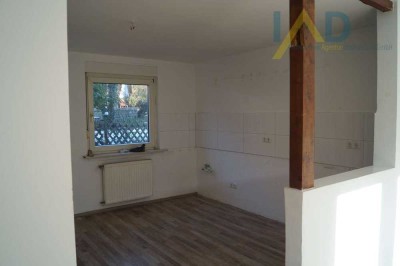 Geräumige  Doppelhaushälfte in ruhiger Lage, mit Garten