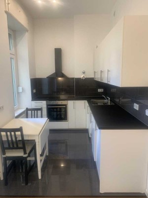 Exklusive 1-Zimmer-EG-Wohnung mit gehobener Innenausstattung mit Balkon und EBK in Berlin Tiergarten