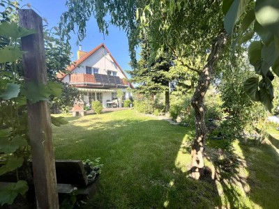 Gepflegtes, urbanes Einfamilienhaus im Grünen samt Zusatzaustattungen