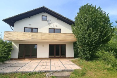 Familienglück im Eigenheim ! Einfamilienhaus mit großzügiger Raumaufteilung und schönem Garten
