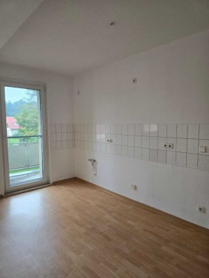 Singlewohnung zum verlieben! Offene Küche + Balkon + Aufzug