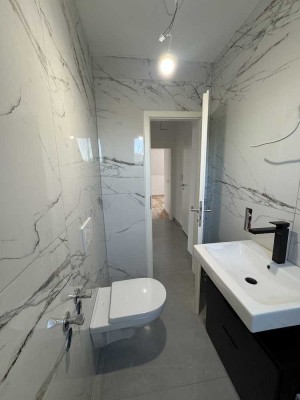 Erstbezug mit Einbauküche: Exklusive 3-Raum-Wohnung mit luxuriöser Innenausstattung in Baden-Baden