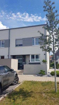 Modernes 5-Zimmer-Haus mit EBK+Garage sucht neue Bewohner in Langenhagen