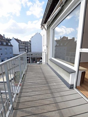 Bezugsfertiges Stadthaus mit Gewerbeeinheit und Terrasse