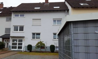 Gepflegte 2-Zimmer-Wohnung mit Einbauküche in Darmstadt-Wixhausen und Stellplatz