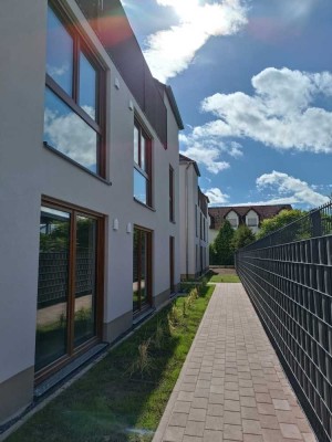 Erstbezug mit Balkon: Geschmackvolle 4-Raum-Maisonette-Wohnung mit geh. Innenausstattung in Neuberg