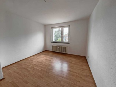 Modernisierte 3-Raum-Wohnung mit Einbauküche in Celle