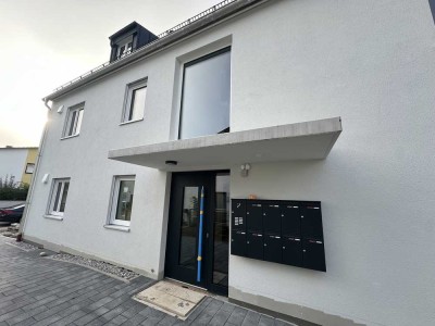 Erstbezug mit Balkon und Einbauküche: Exklusive 2-Raum-Wohnung in München Aubing