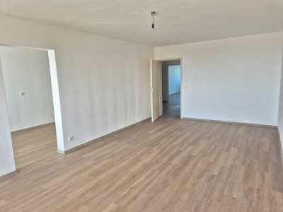 Letzter Preis! Ansonsten geht die Wohnung in die Vermietung!
Provisionsfrei inkl.Tiefgarage.